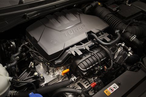 Den Dreizylinderturbo gibt es auch als Mildhybrid