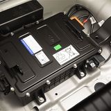 Die 0,44 Kilowattstundenbatterie befindet sich im Kofferraum