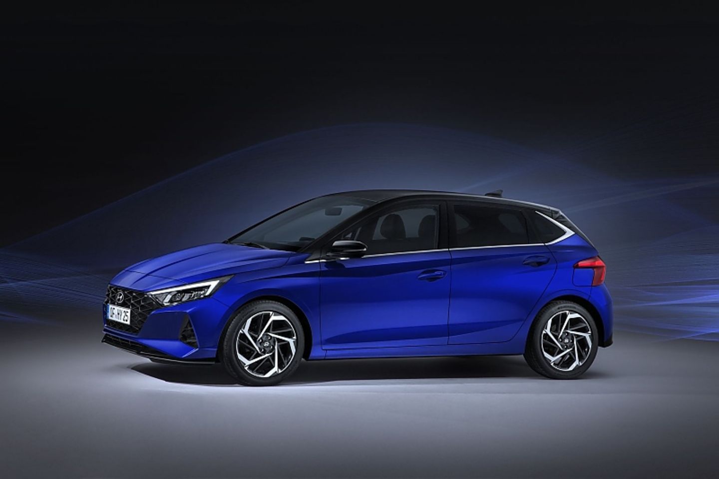 Bei den Assistenzsystemen rüstet Hyundai auf. Unter anderem greift der Bremsassistent jetzt auch ein, wenn man beim Zurücksetzen droht, gegen ein Hindernis zu knallen Bei den Assistenzsystemen rüstet Hyundai auf. Unter anderem greift der Bremsassistent jetzt auch ein, wenn man beim Zurücksetzen