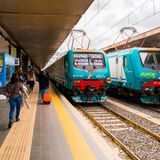 Roma Termin, Bahnsteig mit Loks