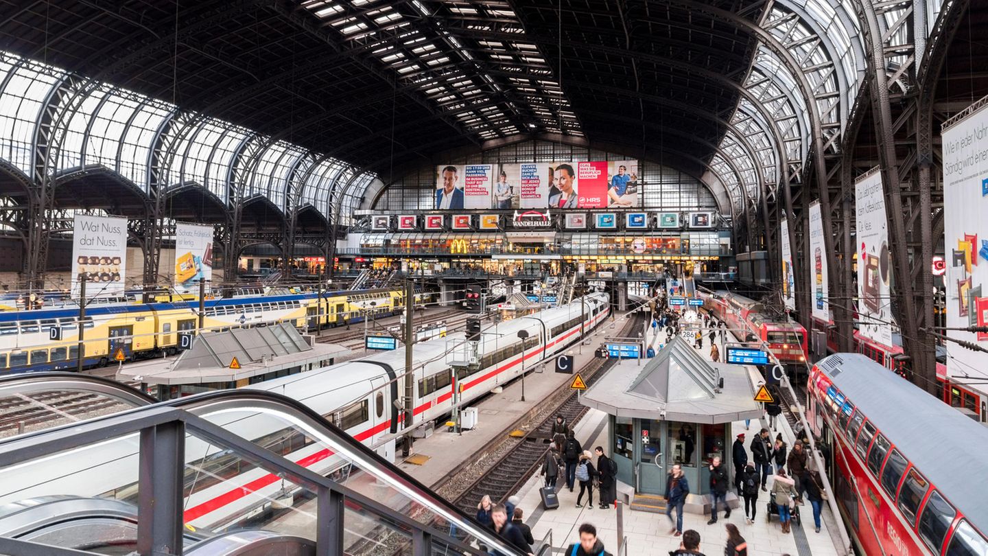 Berliner Hauptbahnhof Haupthalle