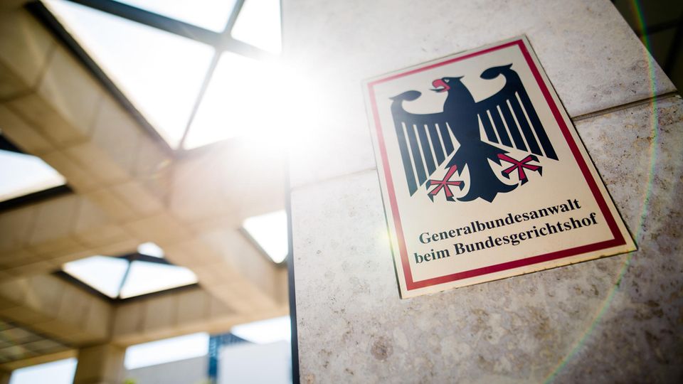 "Generalbundesanwalt beim Bundesgerichtshof" steht auf einem Schild am Eingang zum Gebäude der Bundesanwaltschaft "Generalbundesanwalt beim Bundesgerichtshof" steht auf einem Schild am Eingang zum Gebäude der Bundesanwaltschaft