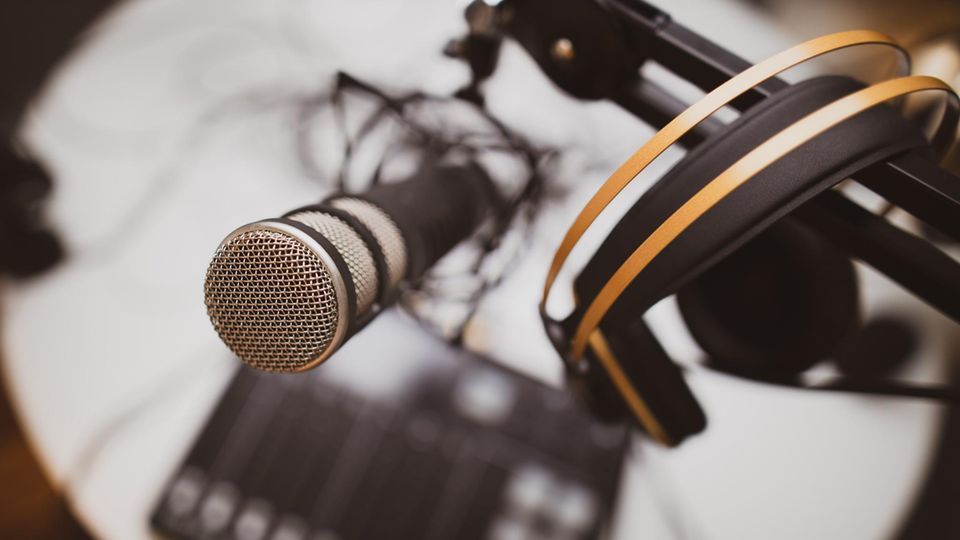 Mitreden: Wer professionelle Aufnahmen machen möchte, braucht Mikro, Mischpult und Kopfhörer Wer professionelle Aufnahmen machen möchte, braucht Mikro, Mischpult und Kopfhörer
