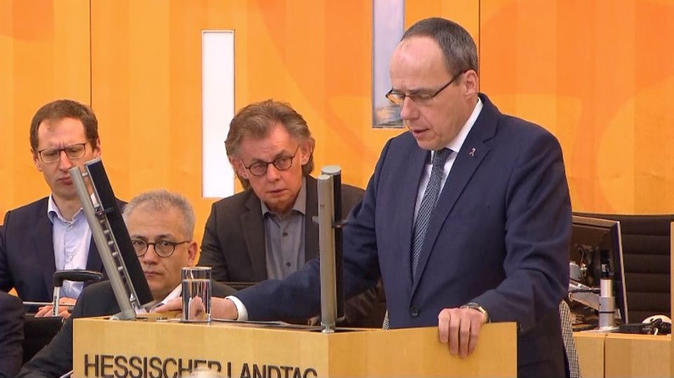 Peter Beuth im Landtag: Hessens Innenminister bestätigt Identität des mutmaßlichen Täters von Hanau