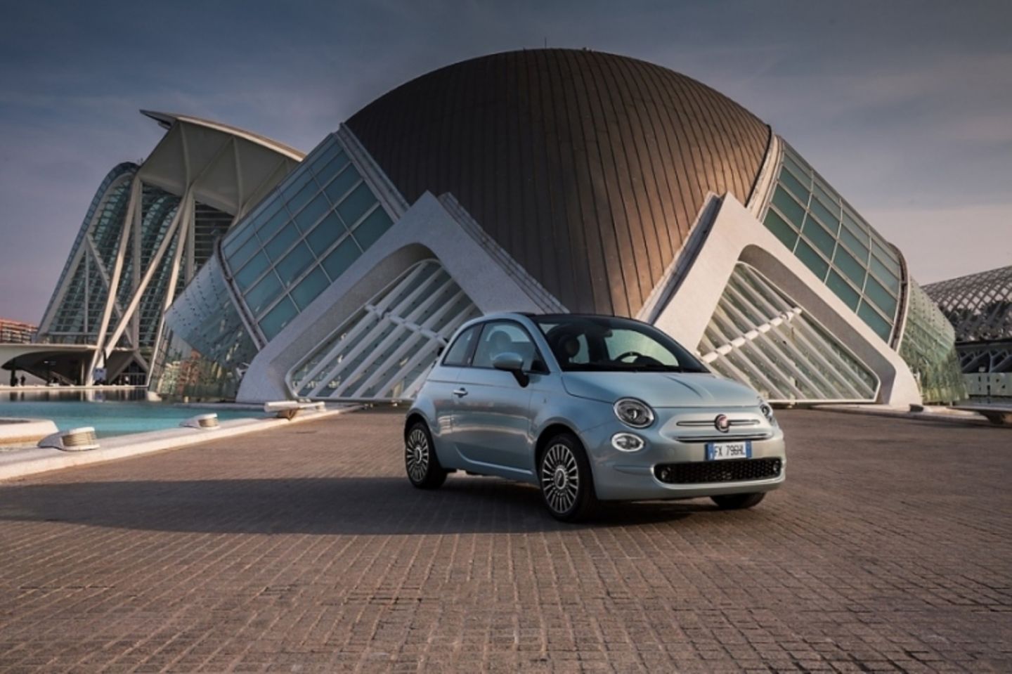 Den Fiat 500 gibt es auch in der Hybrid-Version