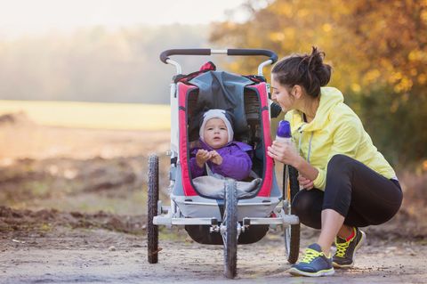 Mit einem Sportkinderwagen fällt das Joggen leichter
