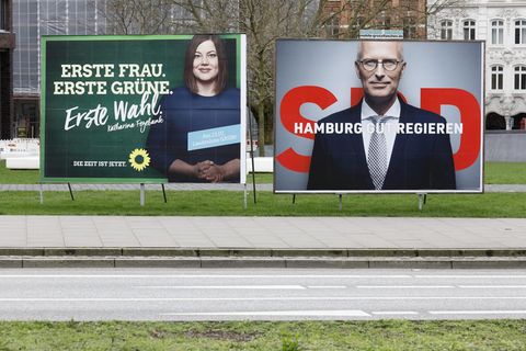 Wahlplakate zur Bürgerschaftswahl mit Katharina Fegebank und Peter Tschentscher