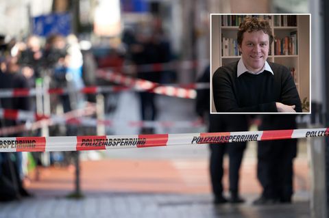 Polizeiabsperrungen sind am am Heumarkt in Hanau zu sehen, wo mehrere Menschen ums leben gekommen waren