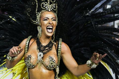 Eine  Tänzerin der Barroca Zona Sul Samba School