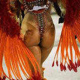 Kehrseite einer Tänzerin der Sambaschule Paraiso do Tuiuti. Die heiße Phase des brasilianischen Karnevals zieht sich über zwei Tage. Am Mittwoch bestimmt eine Jury den Sieger.