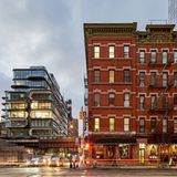 Wenig Stahl und viel Glas geben dem Wohnhaus große Luftigkeit