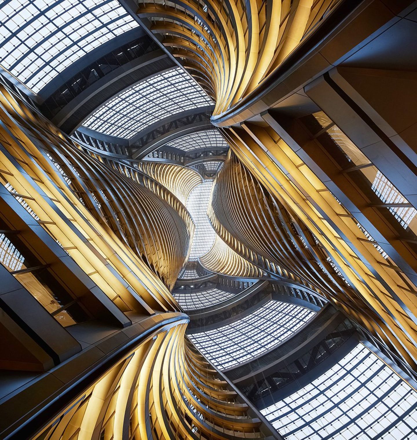 Zaha Hadid Geschwungene, gedrehte Etagen, die wie ein DNA-Strang geformt sind