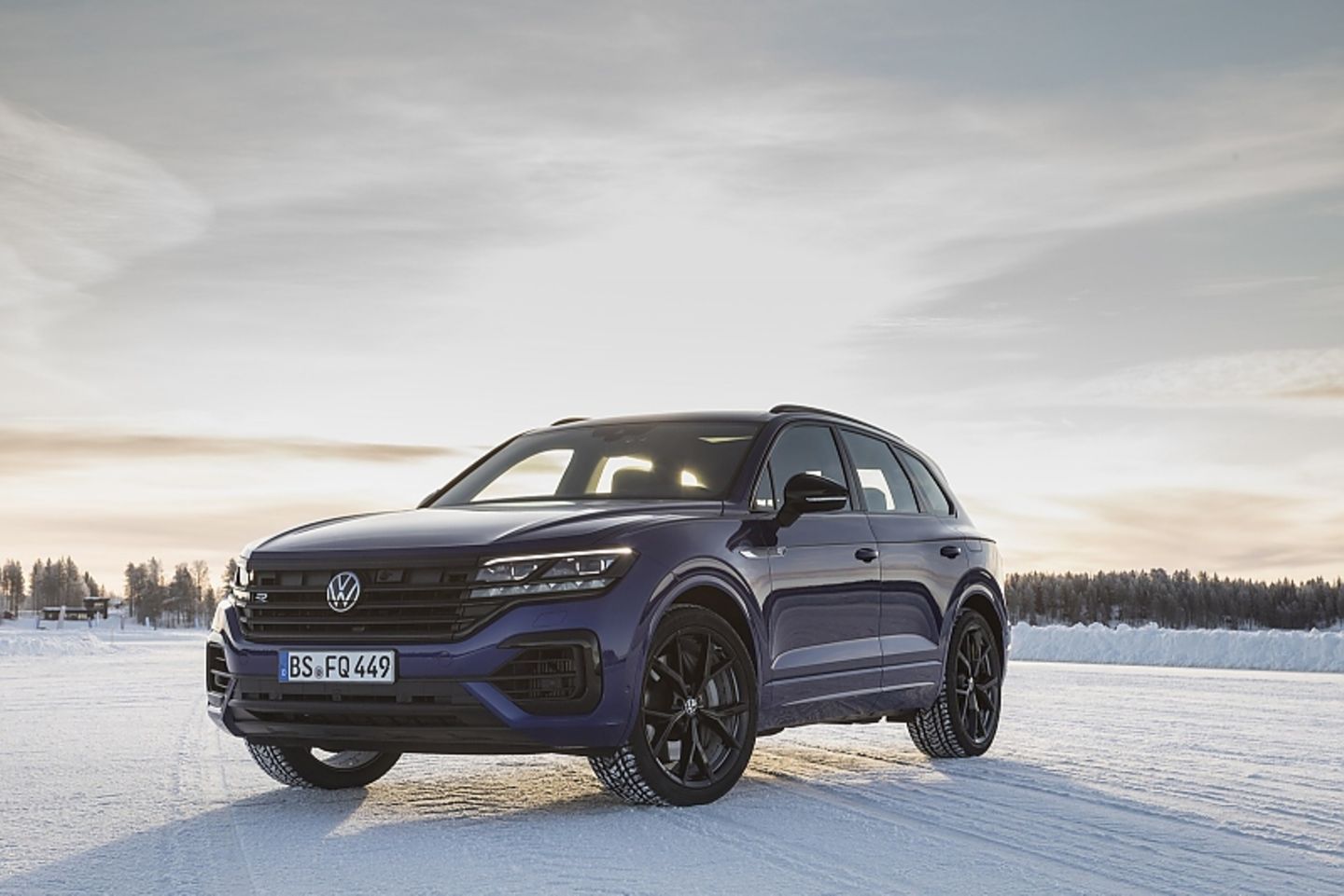 VW Touareg R Hybrid