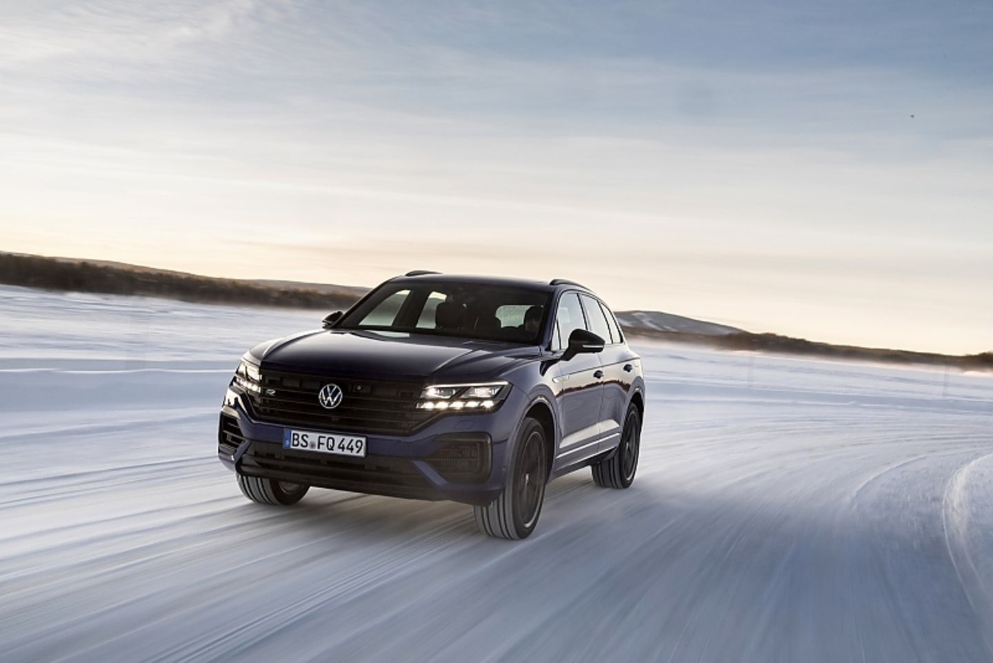 VW Touareg R Hybrid
