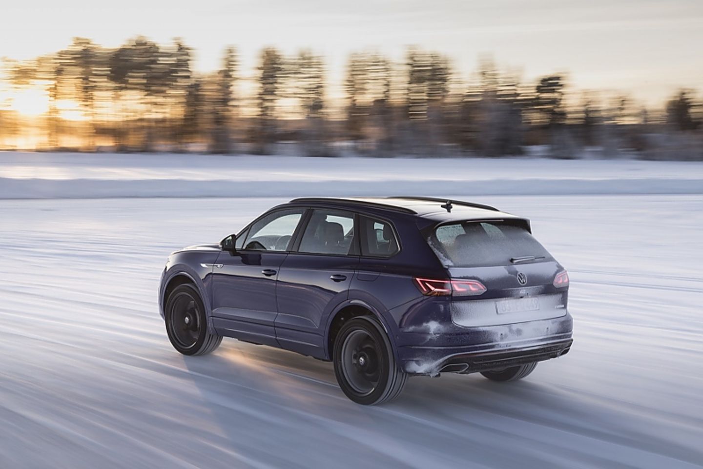 VW Touareg R Hybrid