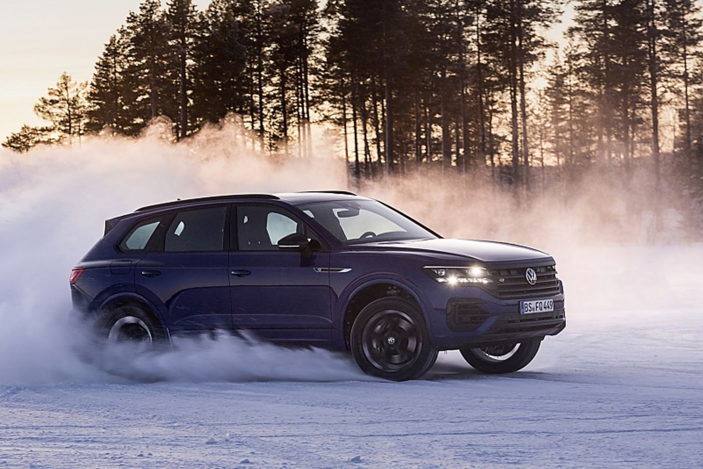 VW Touareg R Hybrid