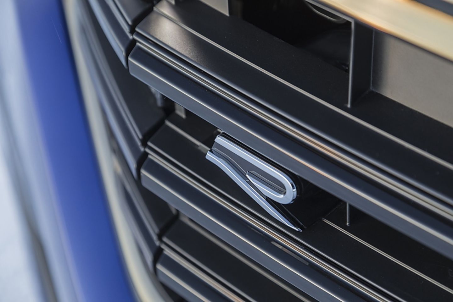 VW Touareg R Hybrid