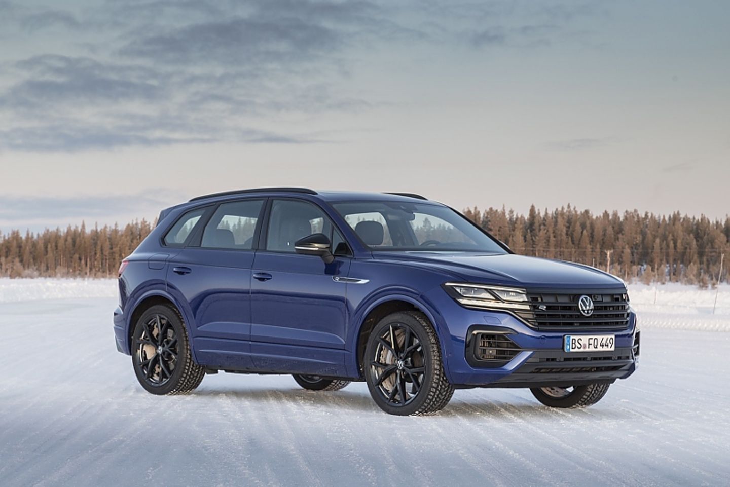 VW Touareg R Hybrid