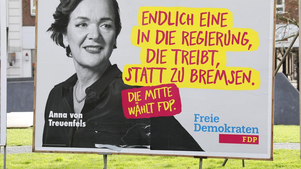 Wahlplakat mit Hamburgs FDP-Chefin Anna von Treuenfels-Frowein