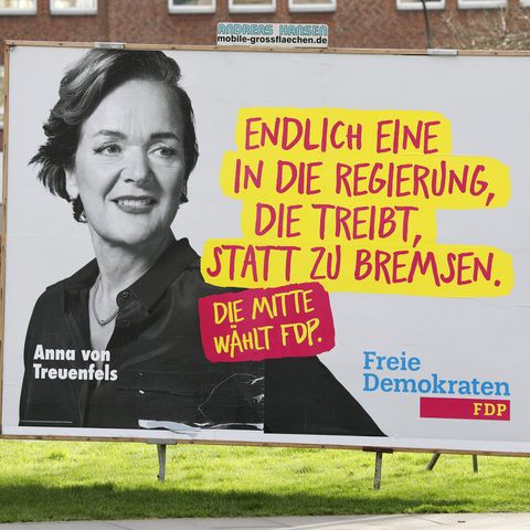 Wahlplakat mit Hamburgs FDP-Chefin Anna von Treuenfels-Frowein