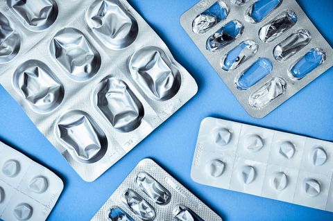 Viele Schmerzmittel verschaffen Linderung. Einige seien jedoch nicht für jeden Patienten geeignet, so Warentest.