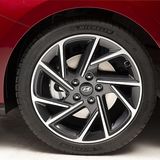 Die Räder füllen die Radkästen aus