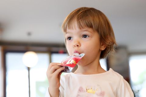 Quetschies sind praktisch, enthalten aber viel Zucker.