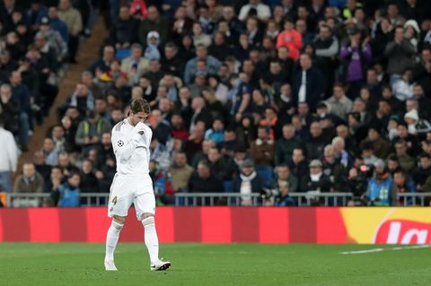 Champions League: Real-Kapitän Sergio Ramos trottet über den Rasen des Estadio Bernabeu