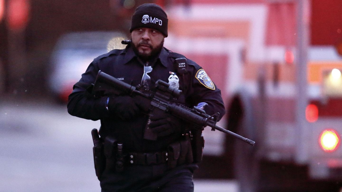 Milwaukee, Wisconsin: Ein Polizist beim Einsatz