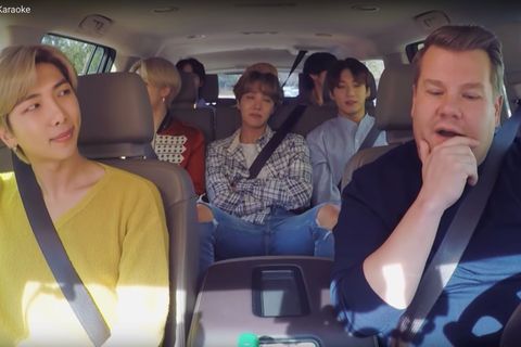 Die sieben K-Pop-Stars und James Corden im Auto