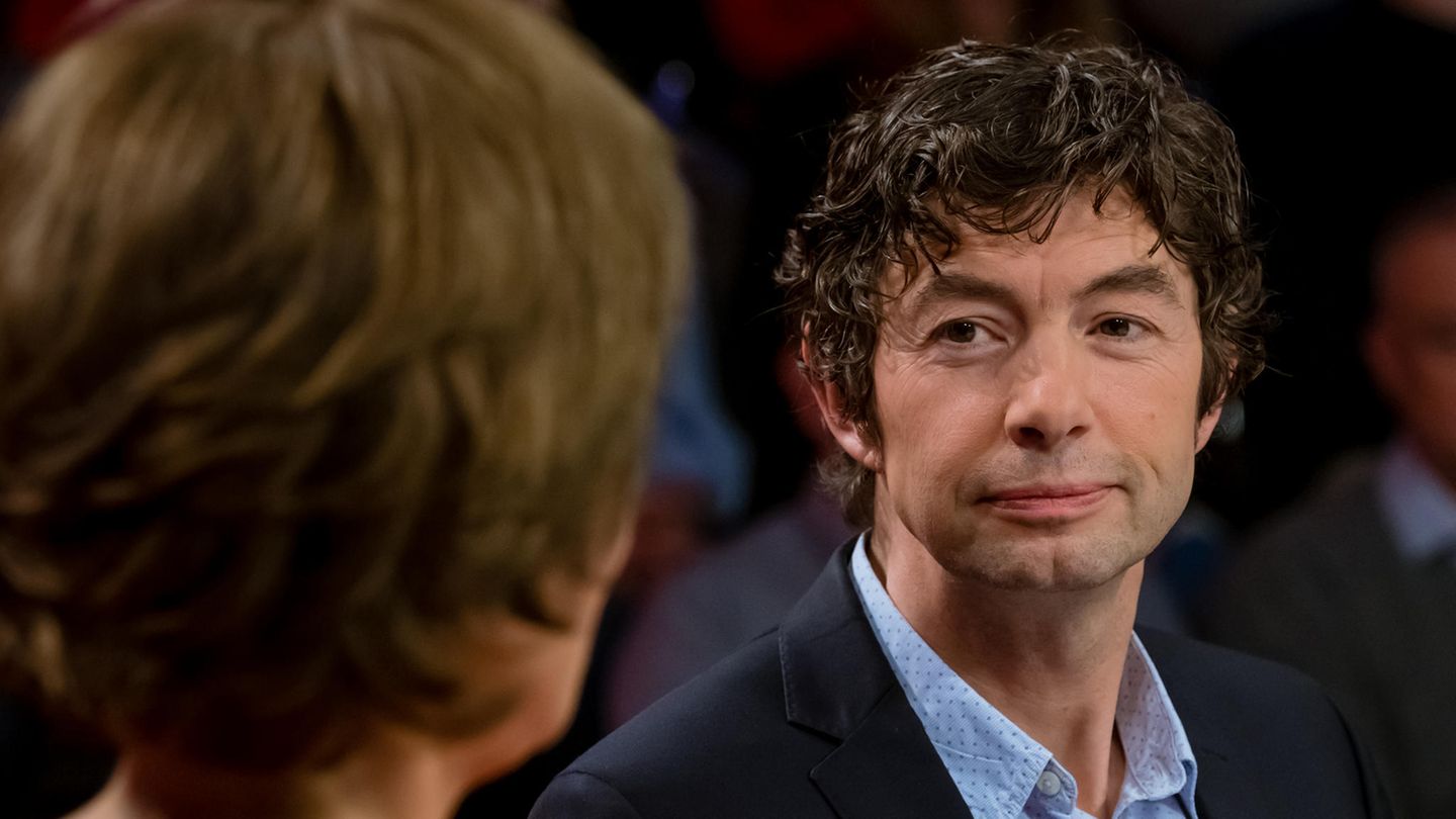 Maybrit Illner Coronavirus Fallzahlen Werden Wie Pilze Aus Dem Boden Schiessen Stern De