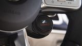Am Lenkrad lassen sich die Fahrprogramme wählen - der Track-Modus fehlt beim Mercedes-AMG GLS 63 4Matic+