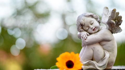 Der Engel ist das Sinnbild des Friedens und der Harmonie. Es gibt jedoch auch Religionen, die ganz ohne ihn auskommen. 