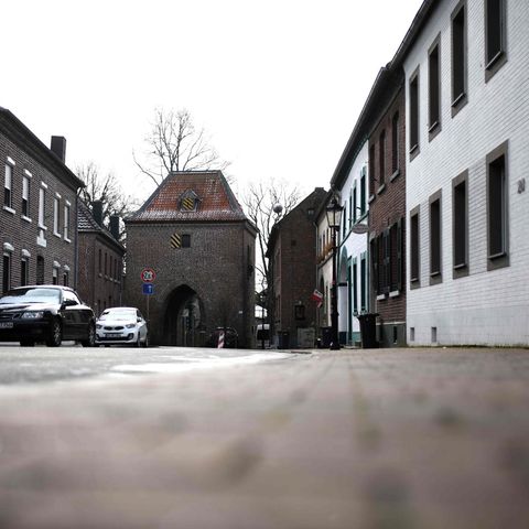 Leere Straßen im Dorf Gangelt im Kreis Heinsberg