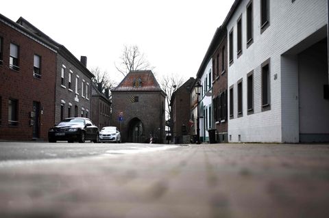 Leere Straßen im Dorf Gangelt im Kreis Heinsberg