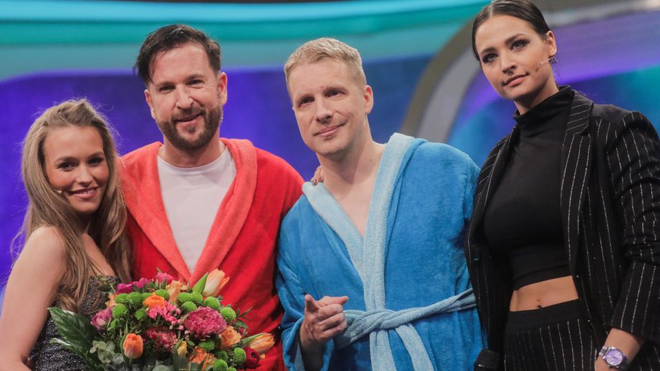 Oliver Pocher (2.v.r), seine Frau Amira (r.) sowie Michael Wendler (2.v.l), Sänger, und seine Freundin Laura Müller Oliver Pocher (2.v.r), seine Frau Amira (r.) sowie Michael Wendler (2.v.l), Sänger, und seine Freundin Laura Müller