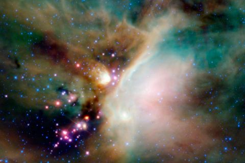 Eine Aufnahme des Galaxiehaufens Ophiuchus mit einem NASA-Teleskop. Dort hat sich kürzlich die größte bisher bekannte Explosion im Universum ereignet.