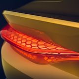 Die Rückleuchten ziert eine Wabenstruktur