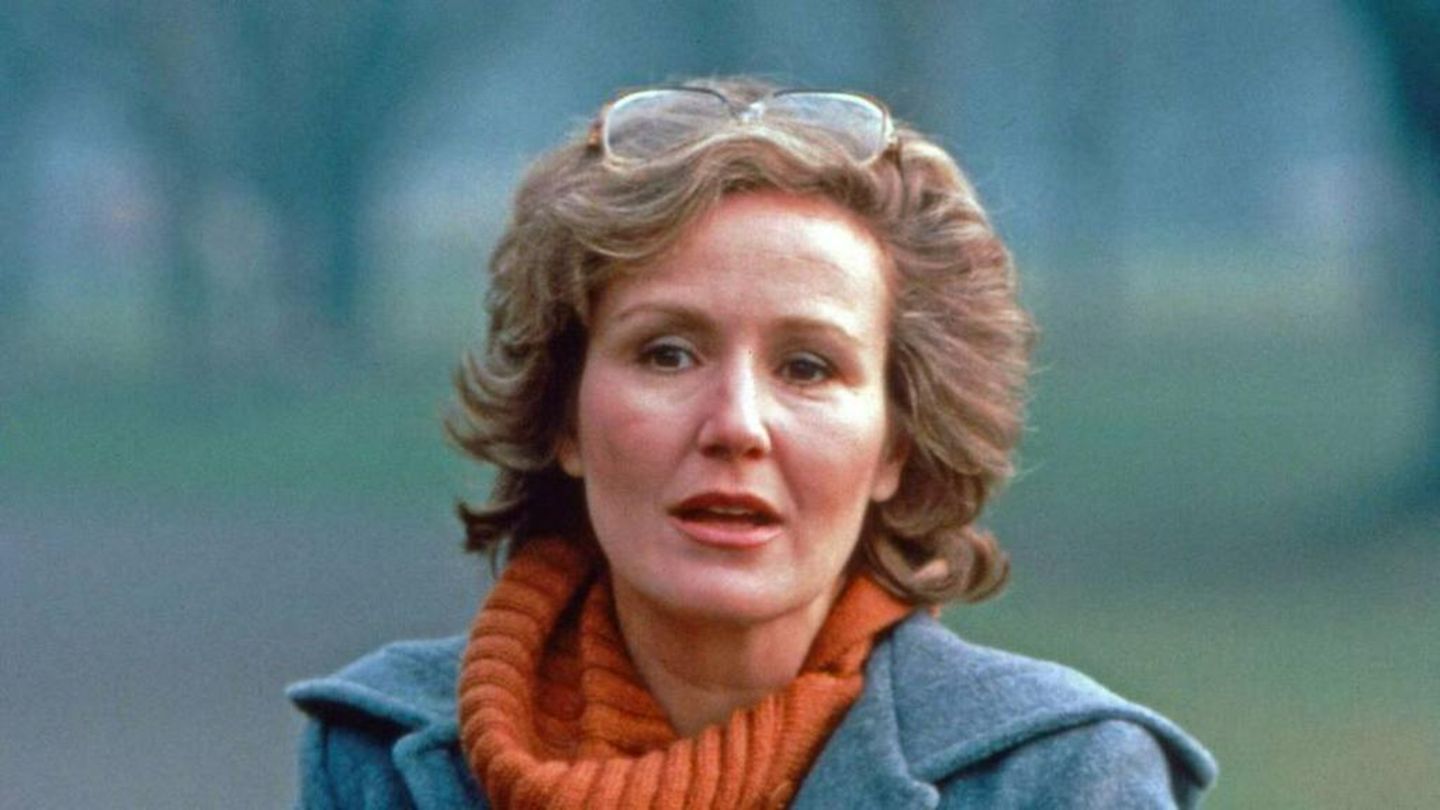 Tote Promis - Claudette Nevins