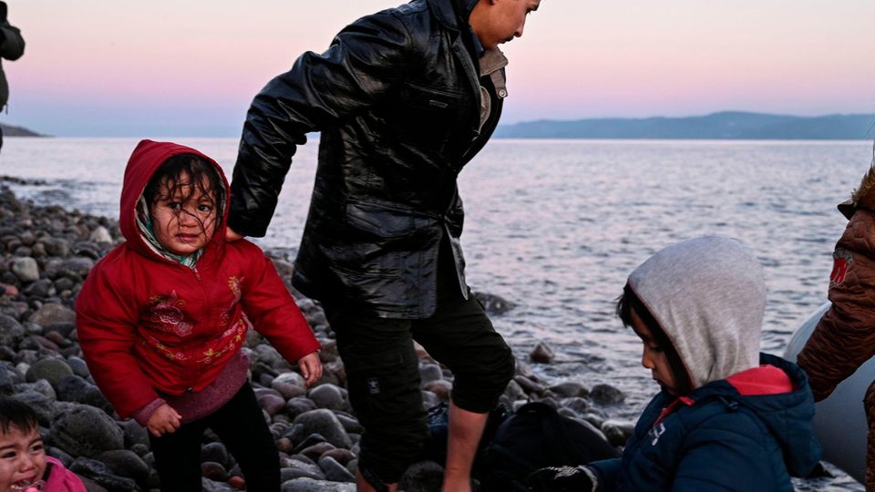 Flüchtlinge erreichen die Insel Lesbos