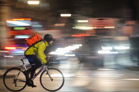 Autofahren soll langsamer werden, Radfahren sicherer.