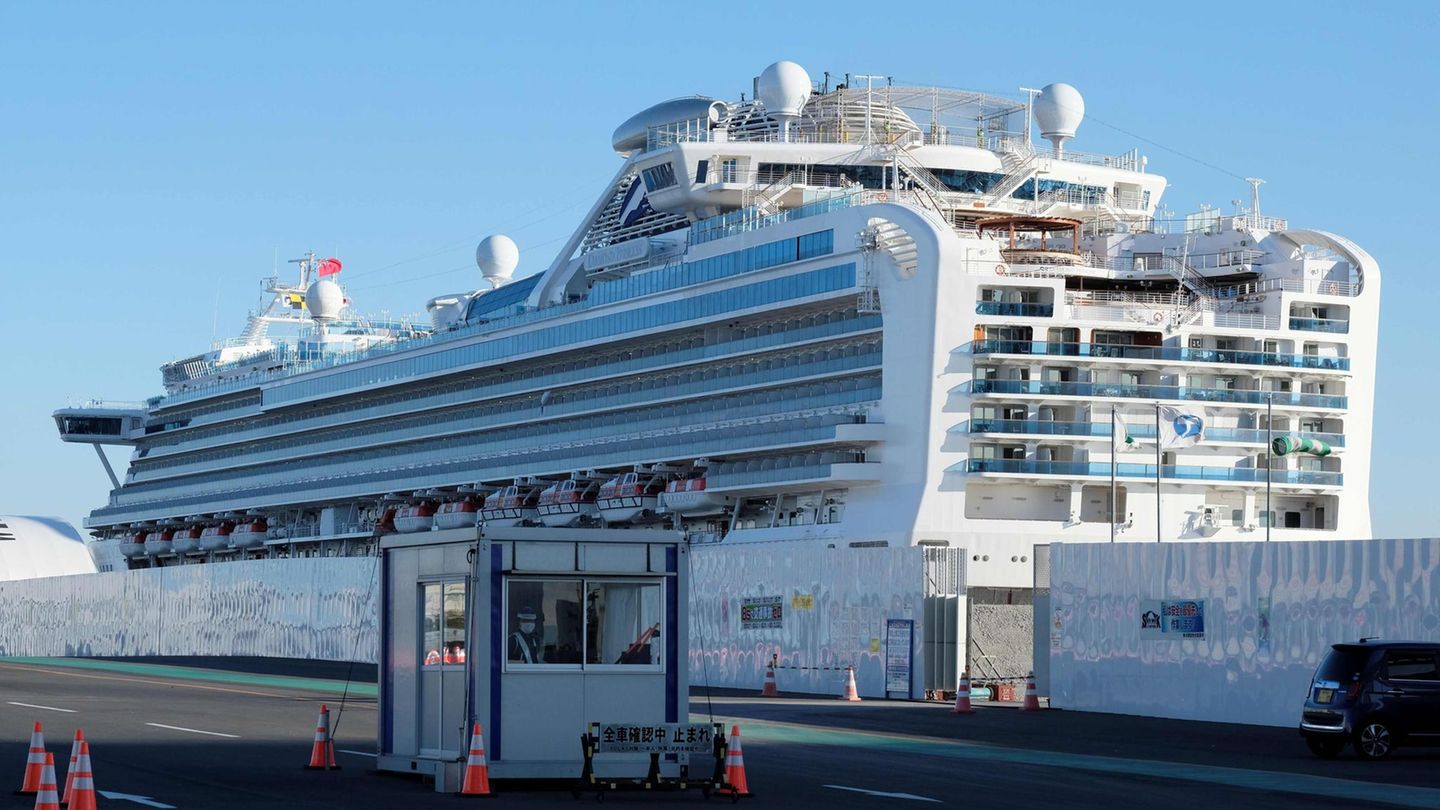 Die Diamond Princess steht im Hafen von Yokohama