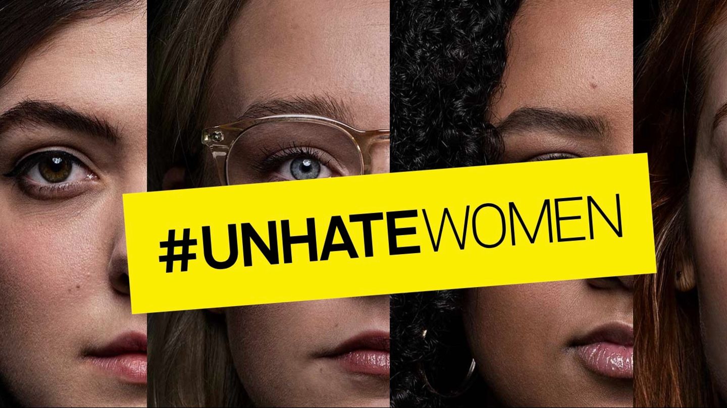 Plakat mit Gesichtern von Frauen