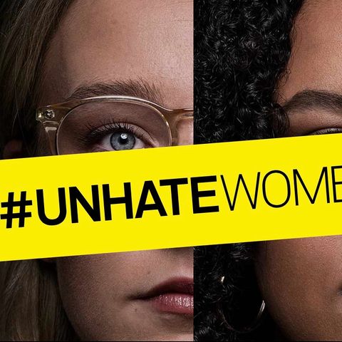 Plakat mit Gesichtern von Frauen