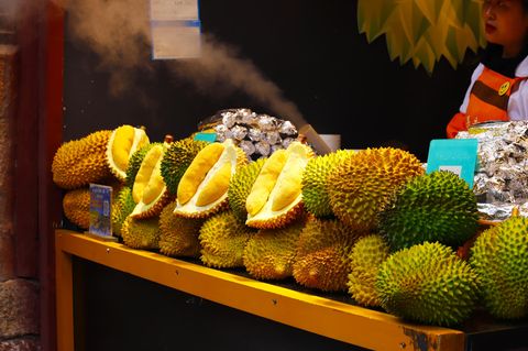 Trotz ihres ekelhaften Geruchs ist die "Stinkfrucht" genannte Durian in Asien sehr beliebt