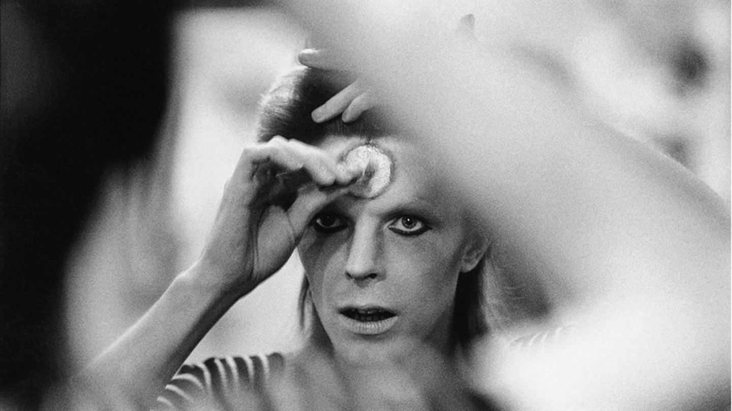 Zum Tod von Mick Rock: Legendäre Fotos: Die Transformation von David Bowie zu Ziggy Stardust