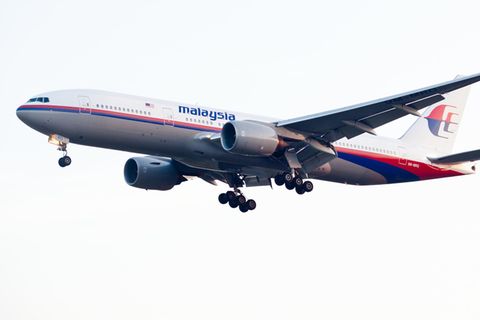 Eine Boeing 777-200 der Fluggesellschaft Malaysia Airlines: eine Maschine diesen Typs wird seit dem 8. März 2014 vermisst.
