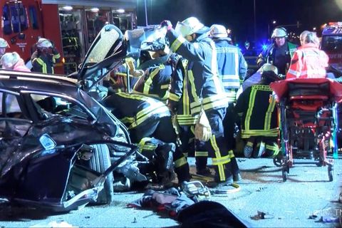 Weinheim: Vier Menschen nach schwerem Unfall im Krankenhaus