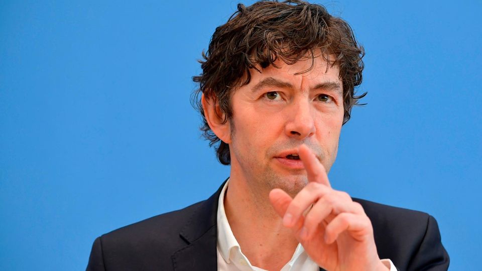 Coronavrius erklärt: Prof. Dr. Christian Drosten bei der Bundespressekonferenz in Berlin Coronavrius erklärt: Prof. Dr. Christian Drosten bei der Bundespressekonferenz in Berlin
