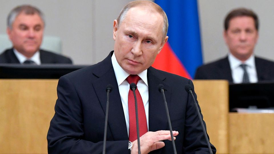 Wladimir Putin in der Staatsduma in Moskau